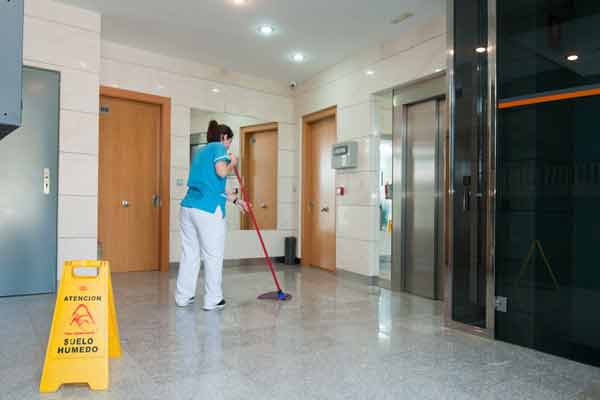 Se necesita 2 personas para limpieza de comunidades 20h/s, 525€/mes