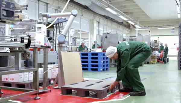 Se necesitan a 5 personas como operario de producción (1.500 a 2.100€/mes)