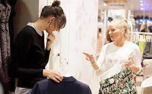 Se requiere dependiente/a para empresa del sector textil 8,38€/h