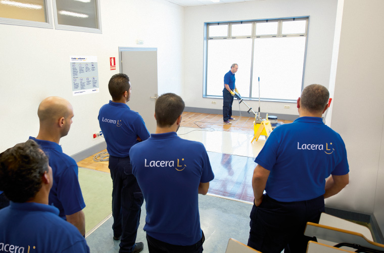 Se necesita 37 personas para trabajar en la empresa de limpieza y mantenimiento LACERA