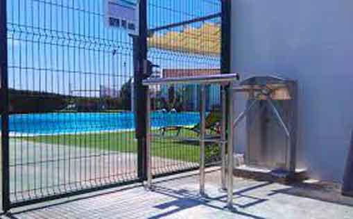 Se requiere controlador/a de accesos en piscina 30h/s