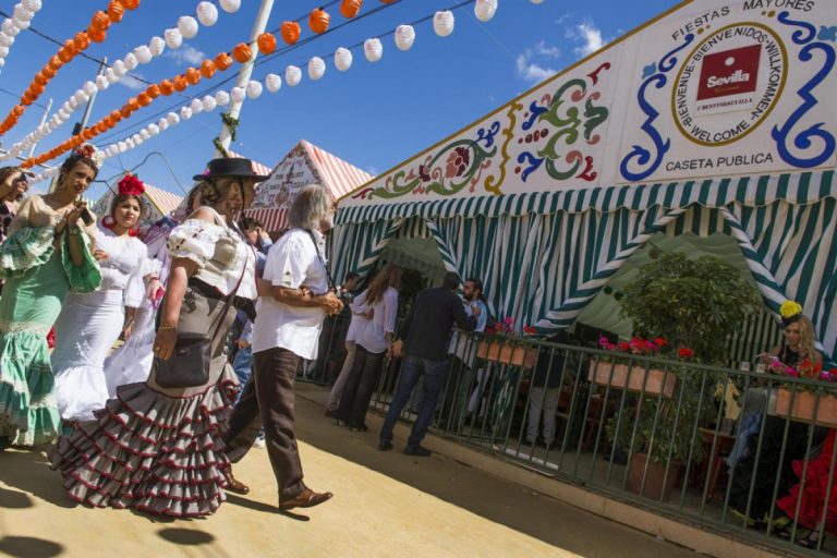 Se necesita personal para trabajar en la Feria de Sevilla