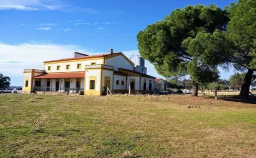Se necesita guardeses de finca