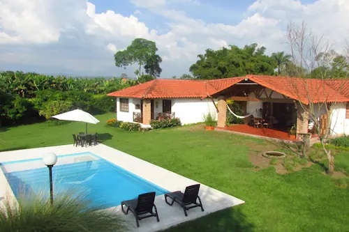 Se necesita personal para limpieza de finca 1.200-1.800€/mes