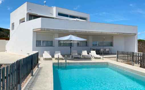 Se necesita limpiador/a de edificios 1.200-1.500€/mes
