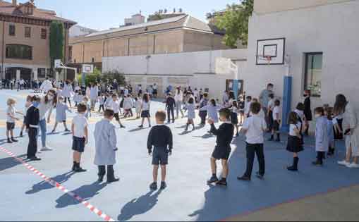 Se necesita personal para cuidado y atención en patio de colegio 800€/mes