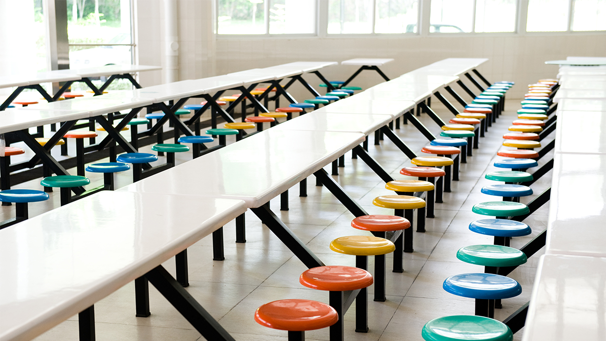 limpieza de comedor y cocina en colegio