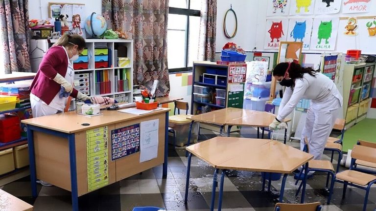Operario/a de limpieza para sector educación