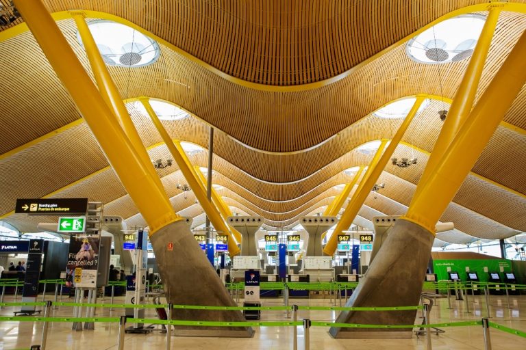 Personal para limpieza en aeropuerto