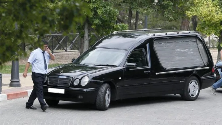 Se necesita conductor/a para sector funerario